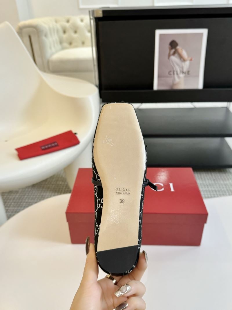 Gucci Flat Shoes